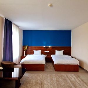 Deluxe Queen Room Two Queen Beds